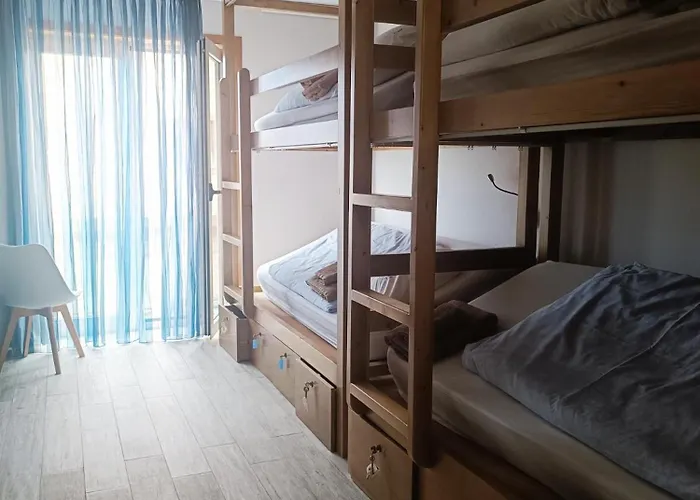 Cachinnans Hostel & Apartments