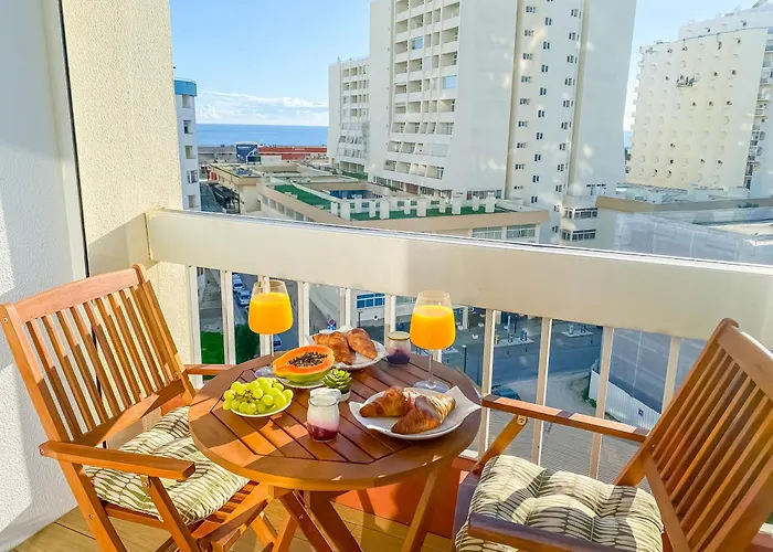 Luxury 2 Min Beach With Balcony, Ocean View, Wifi, Ac, Smarttv