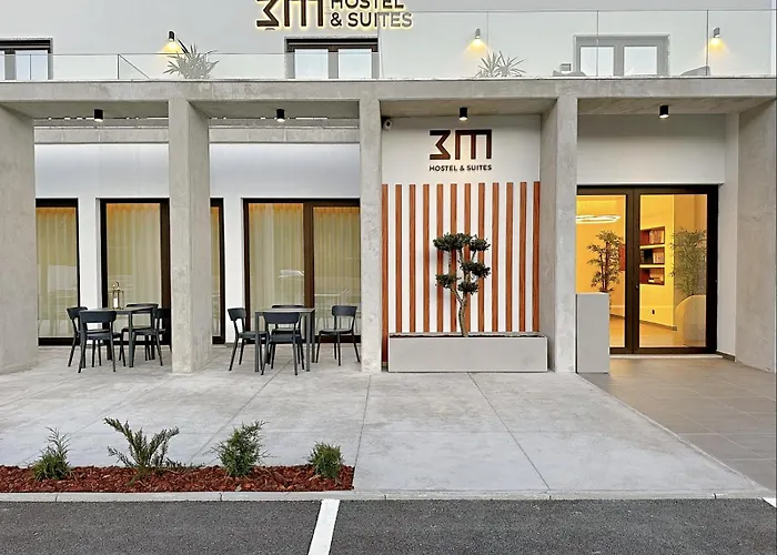 3M Hostel & Suites