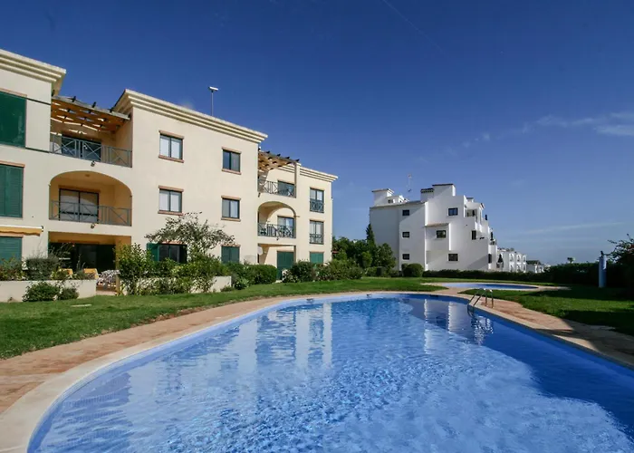 Flh Olhos D\' Agua Apartment With Pool