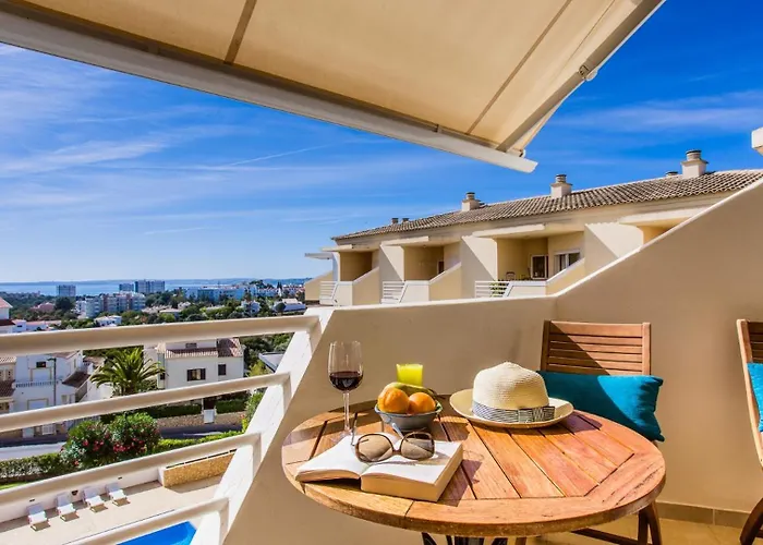 Alvor 3 Bed Apt With Airconditioning, Sea And Poolview Near Beach