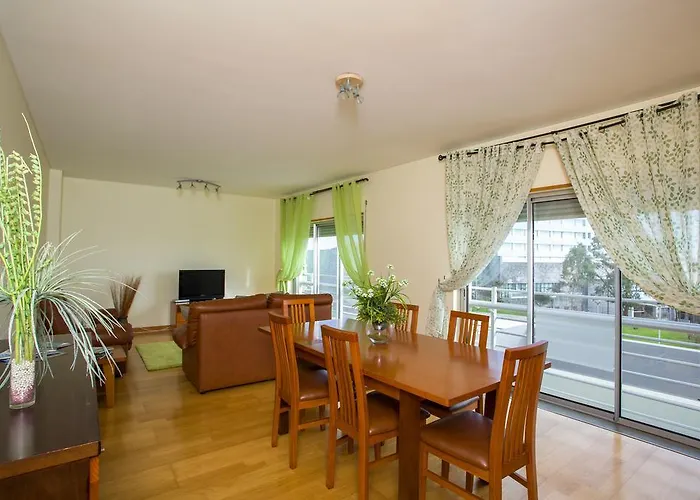 Apartment T3 In Downtown With Sea View