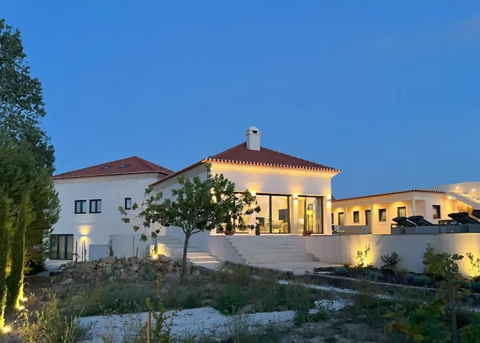 Luxurious Wine Country Villa - Near Lisbon