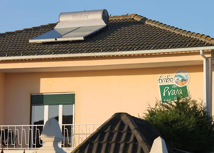 Tribo Da Praia - Almagreira Surf Hostel