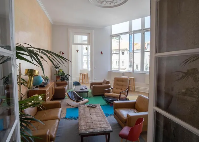 Dona Emilia Guest House & Studio Apartment Building