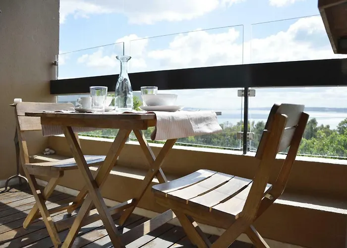 Alto Da Barra 186E - Parking & Sea View