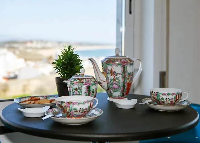 B17 - The Stunning Seaview Apartment