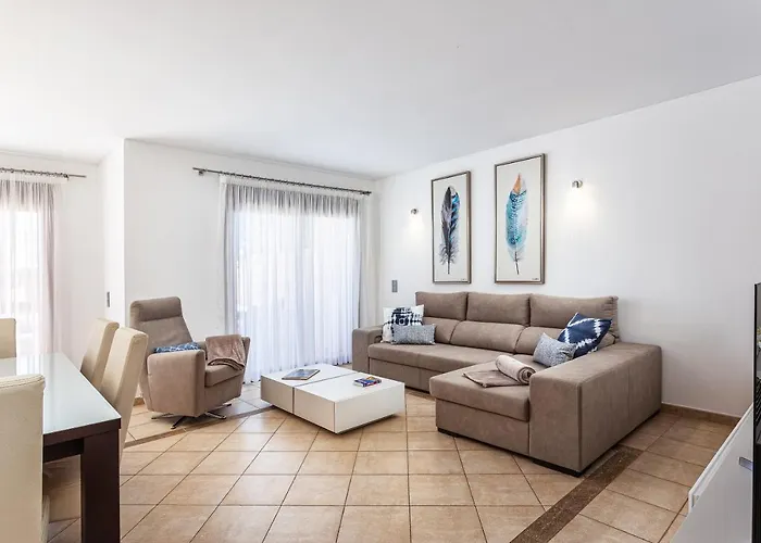 Villa Simone By Intiholidays
