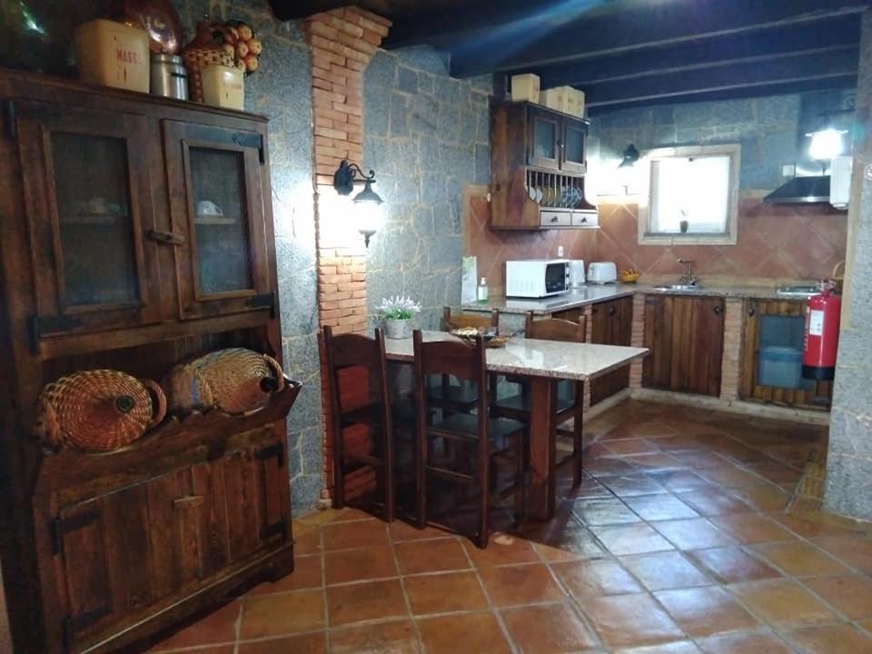 Bora-bora Country house Pera