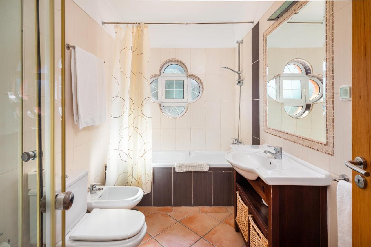Gr 2 X Private Villas Private Pools - Up To 20 Guests Villa Albufeira