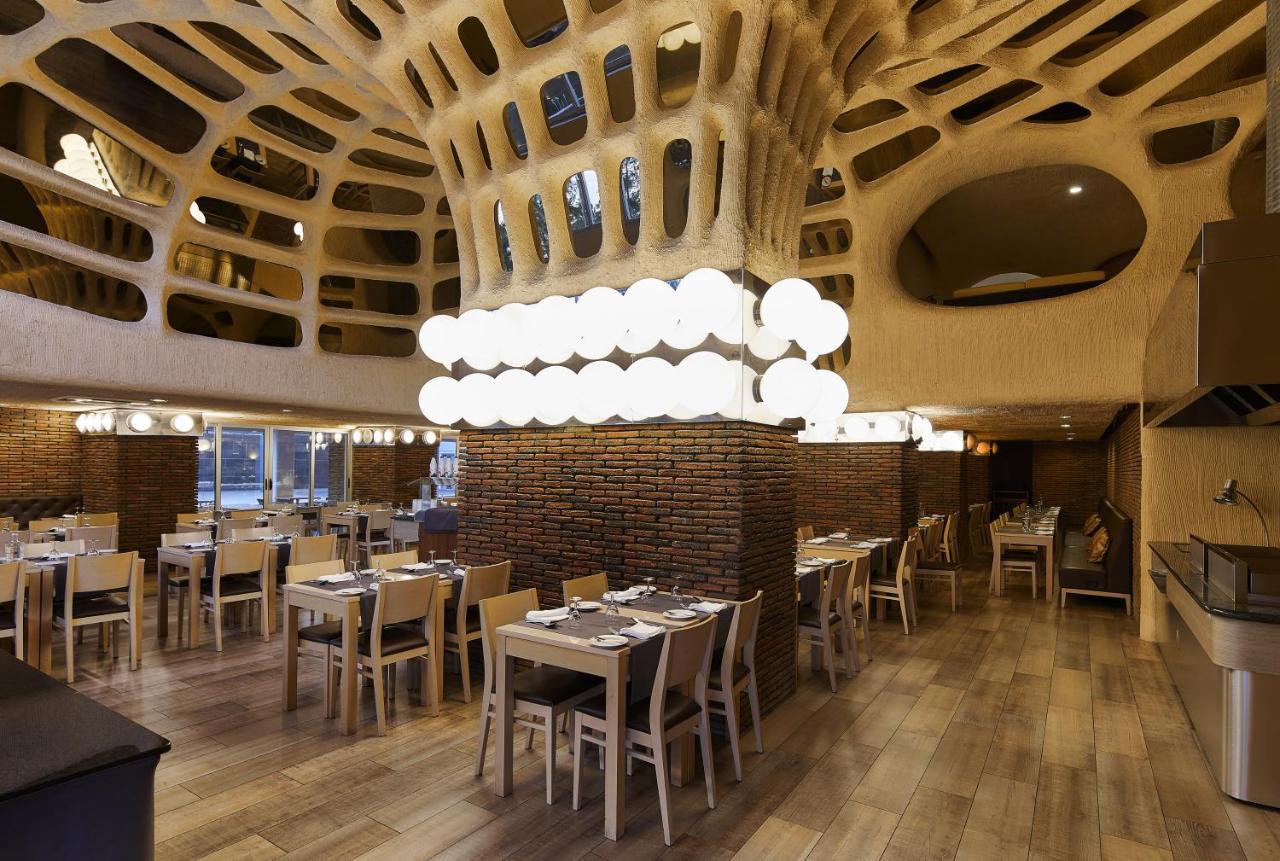 Hotel Alcazar &