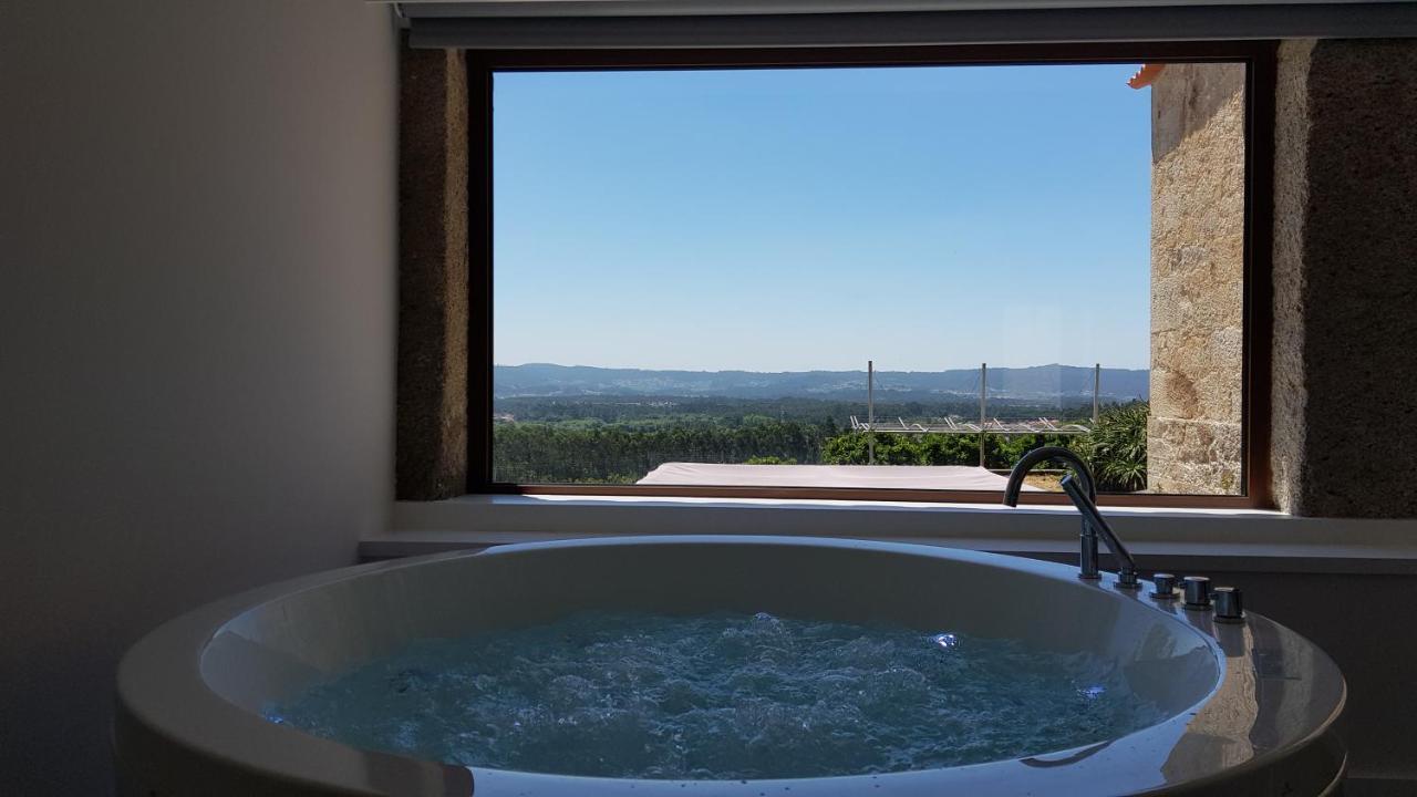 Casas Do Monte De Roques Farm stay Vila de Punhe