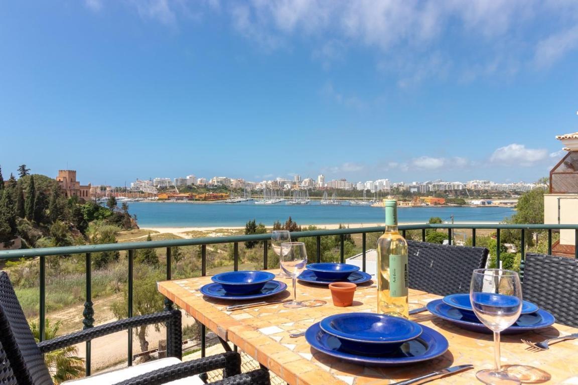 Luxury Townhouse N10 - Front-line Sea Views Holiday home