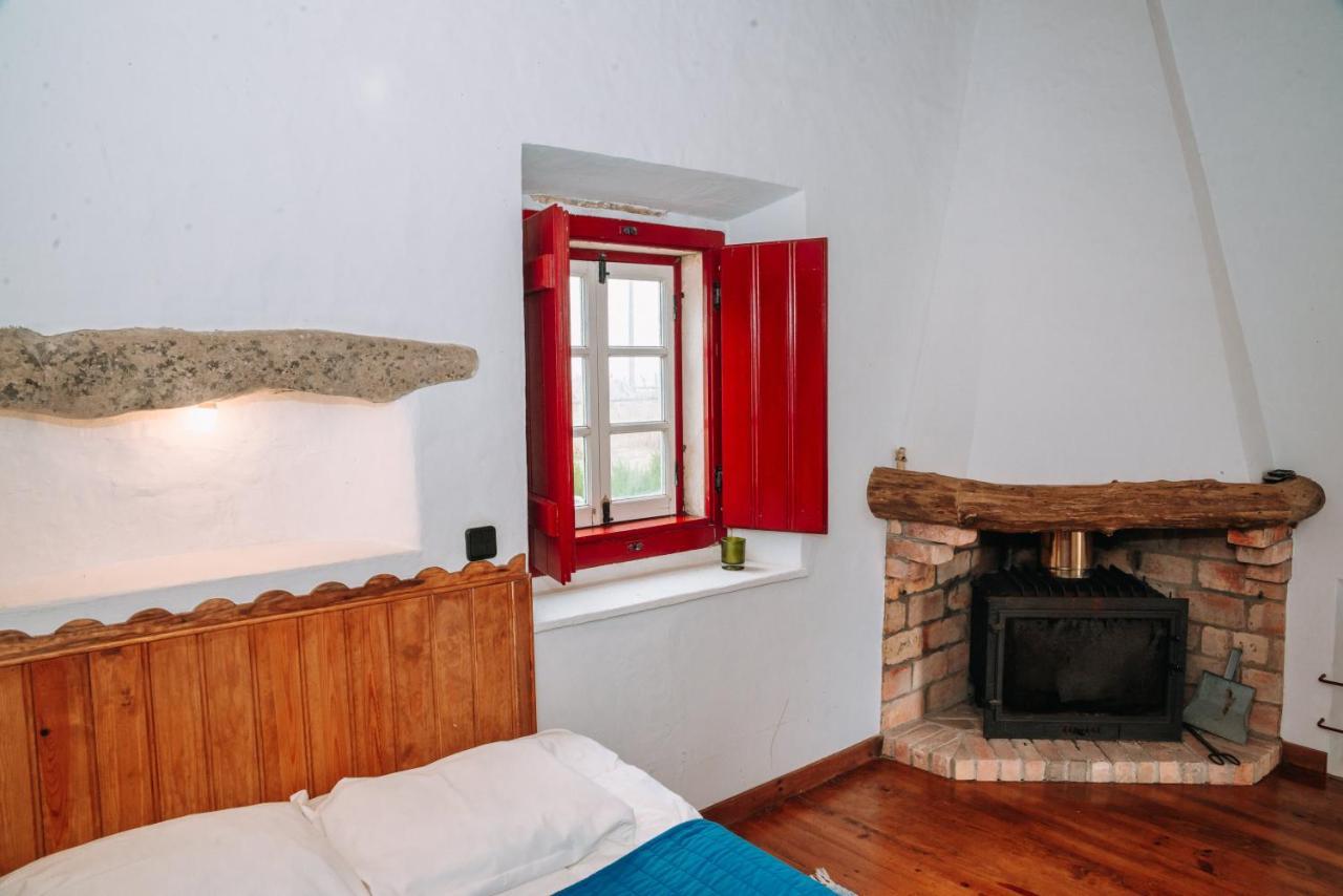 Casas De Pedra - Quinta Da Escola Alvados