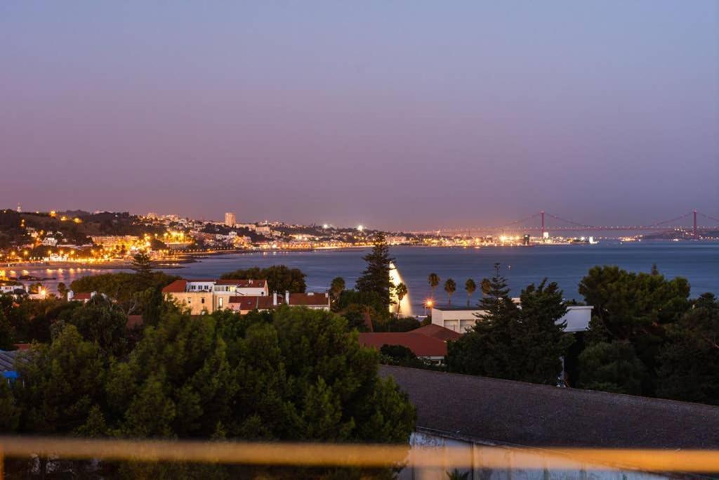 The Minipenthouse Terrace & * Paço de Arcos