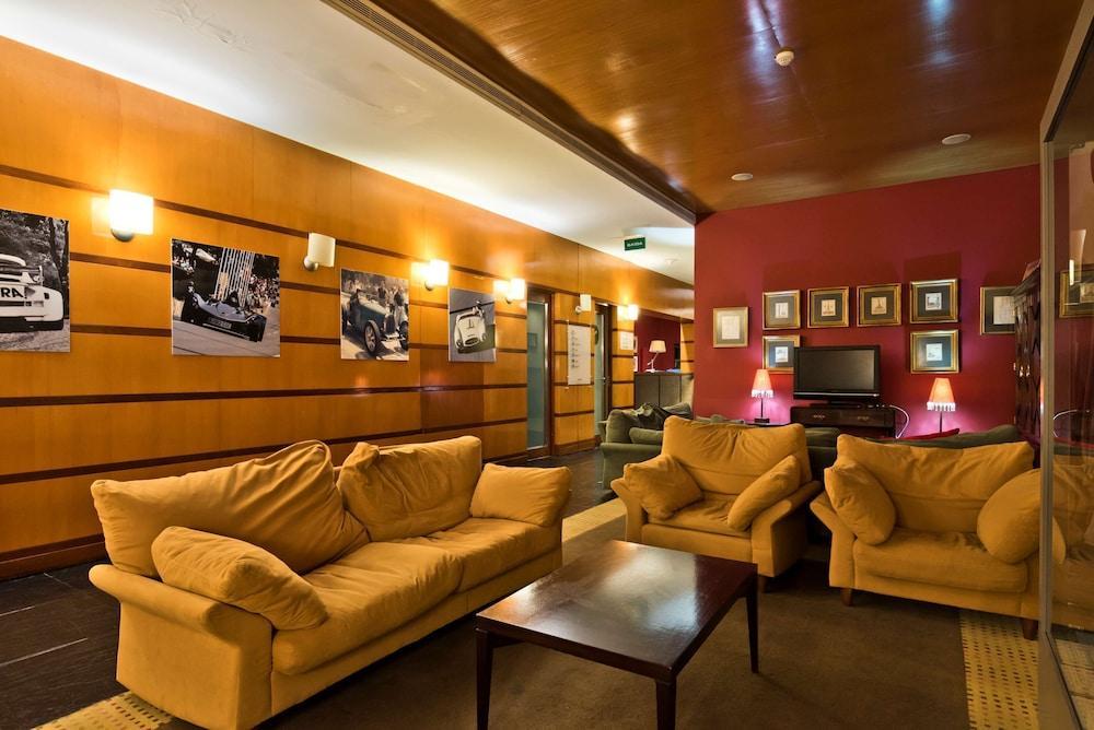 Golden Tulip Hotel
