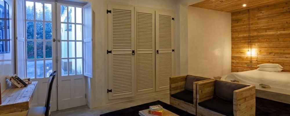 Hotel The Literary Man 4*