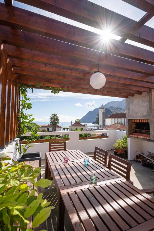 Madeira Surf Camp Hostel *