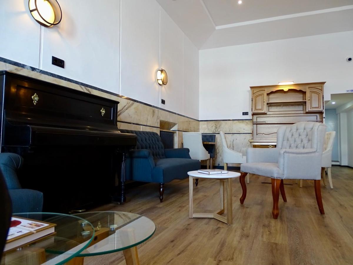 Poveira Hotel *