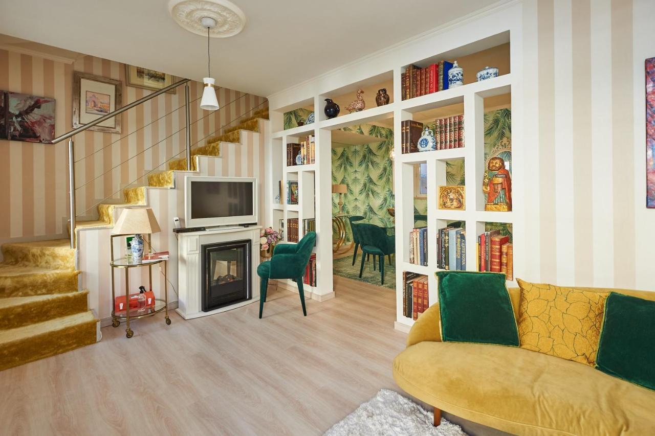 Spacious In With Private Garden 120 M² Apartment *
