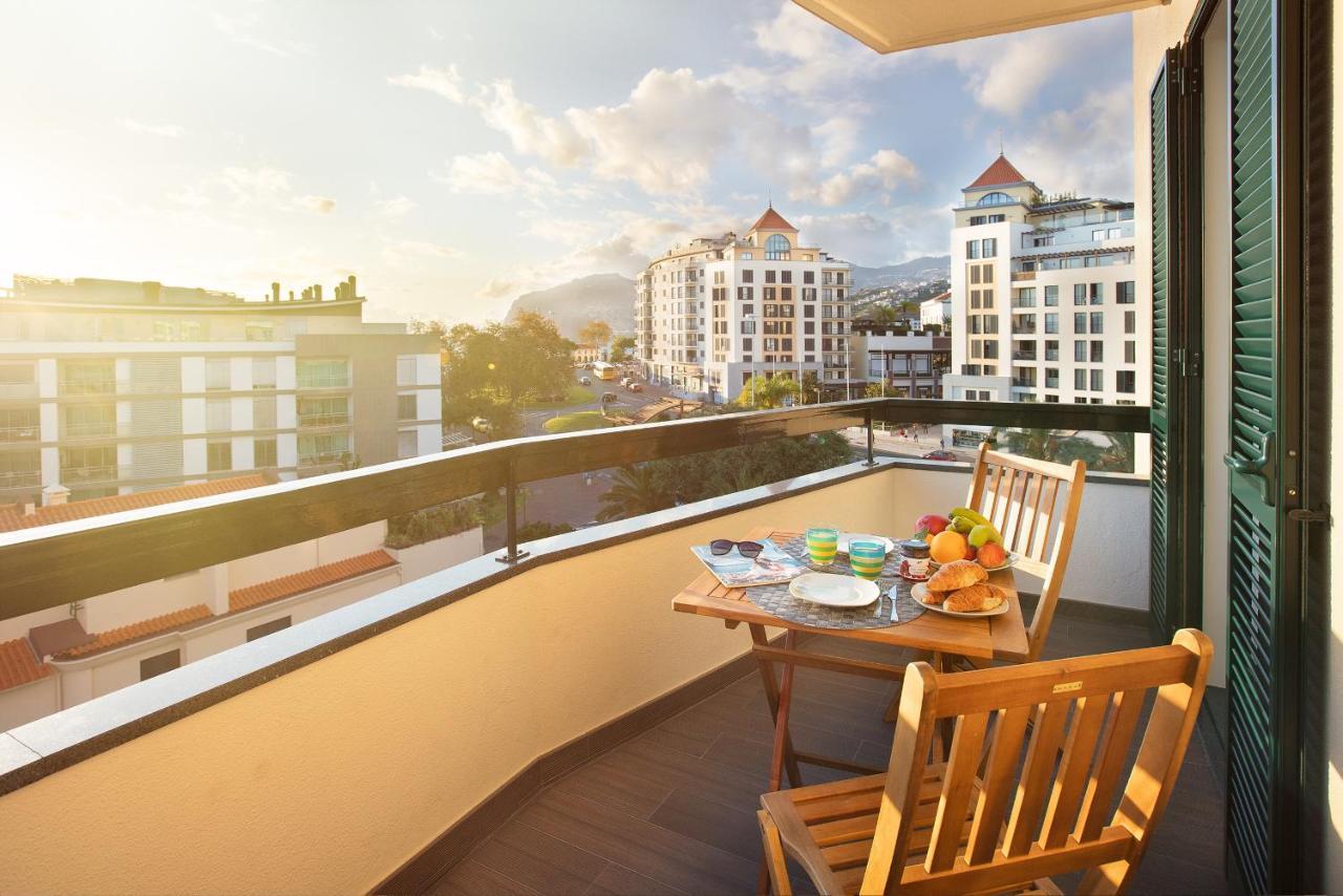 Golden Sea Horizon Apartment
