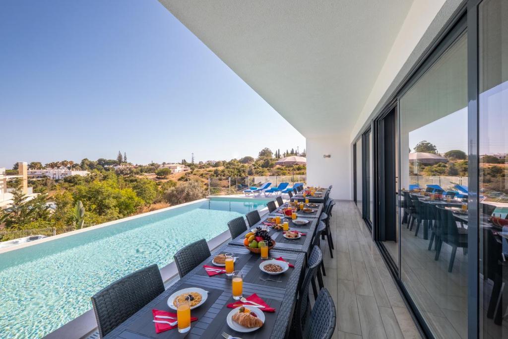 Villa Charlotte By Algarve Vacation