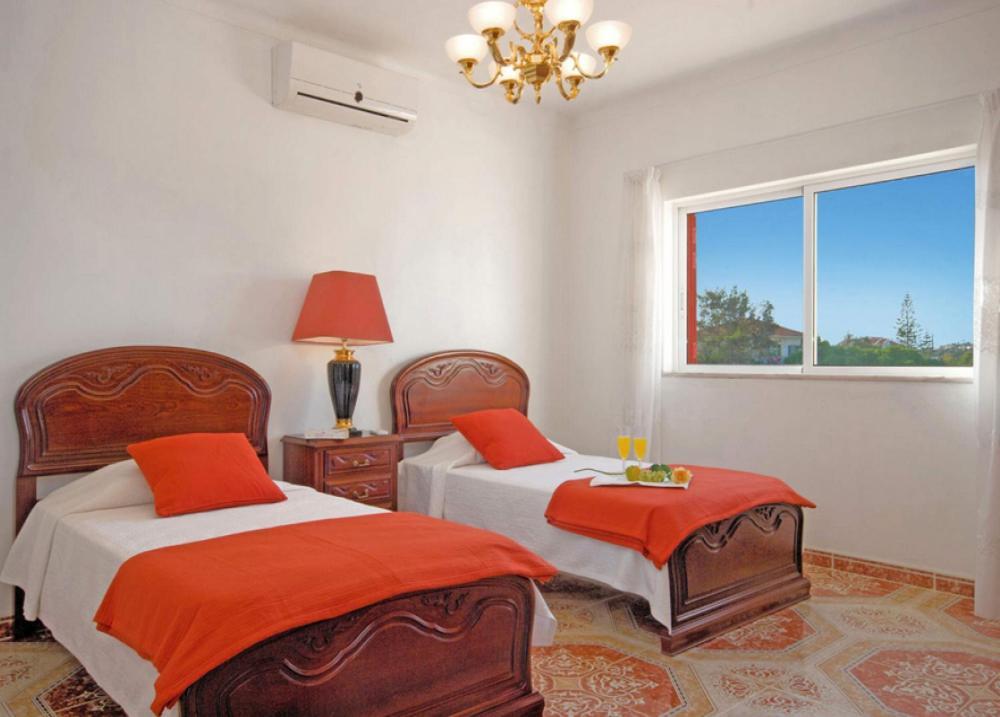 Fragrancia 4 Bedroom Perfect For Families Pool&table Tennis Table Carvoeiro Villa Porches (Algarve)