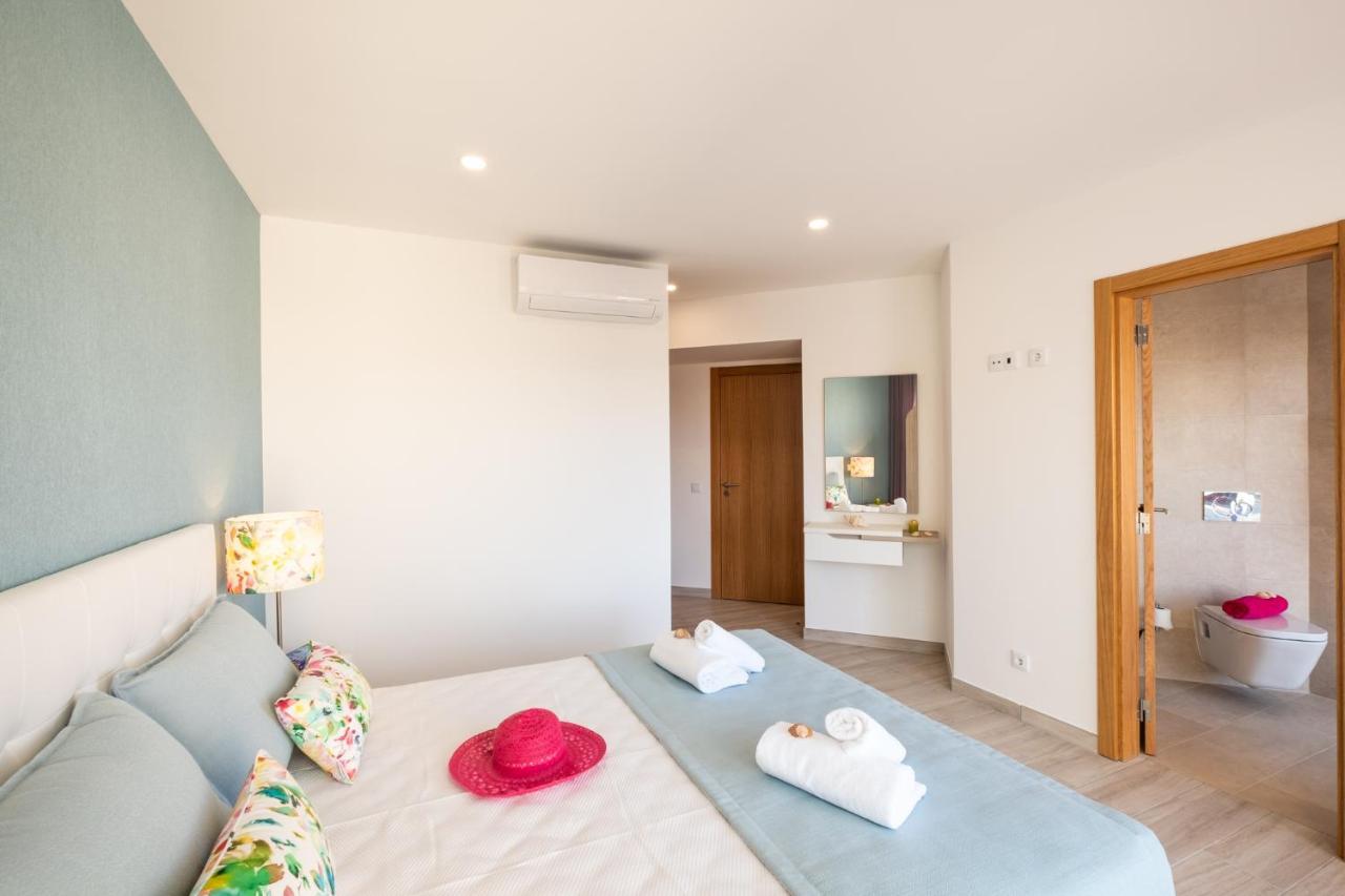 Villa Charlotte By Algarve Vacation *
