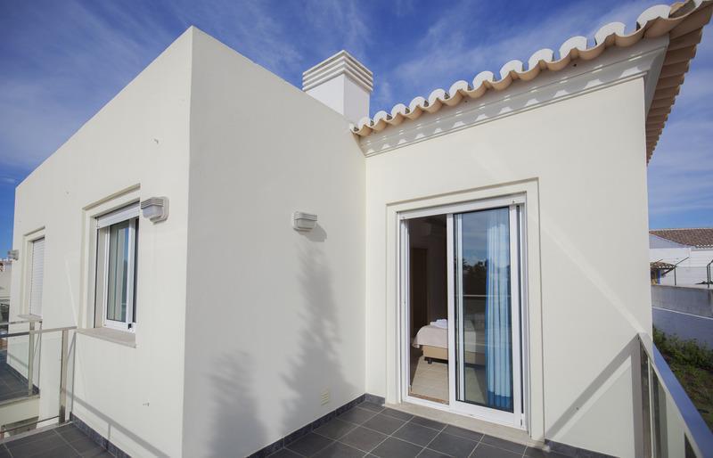 Hello Aparthotel 4*