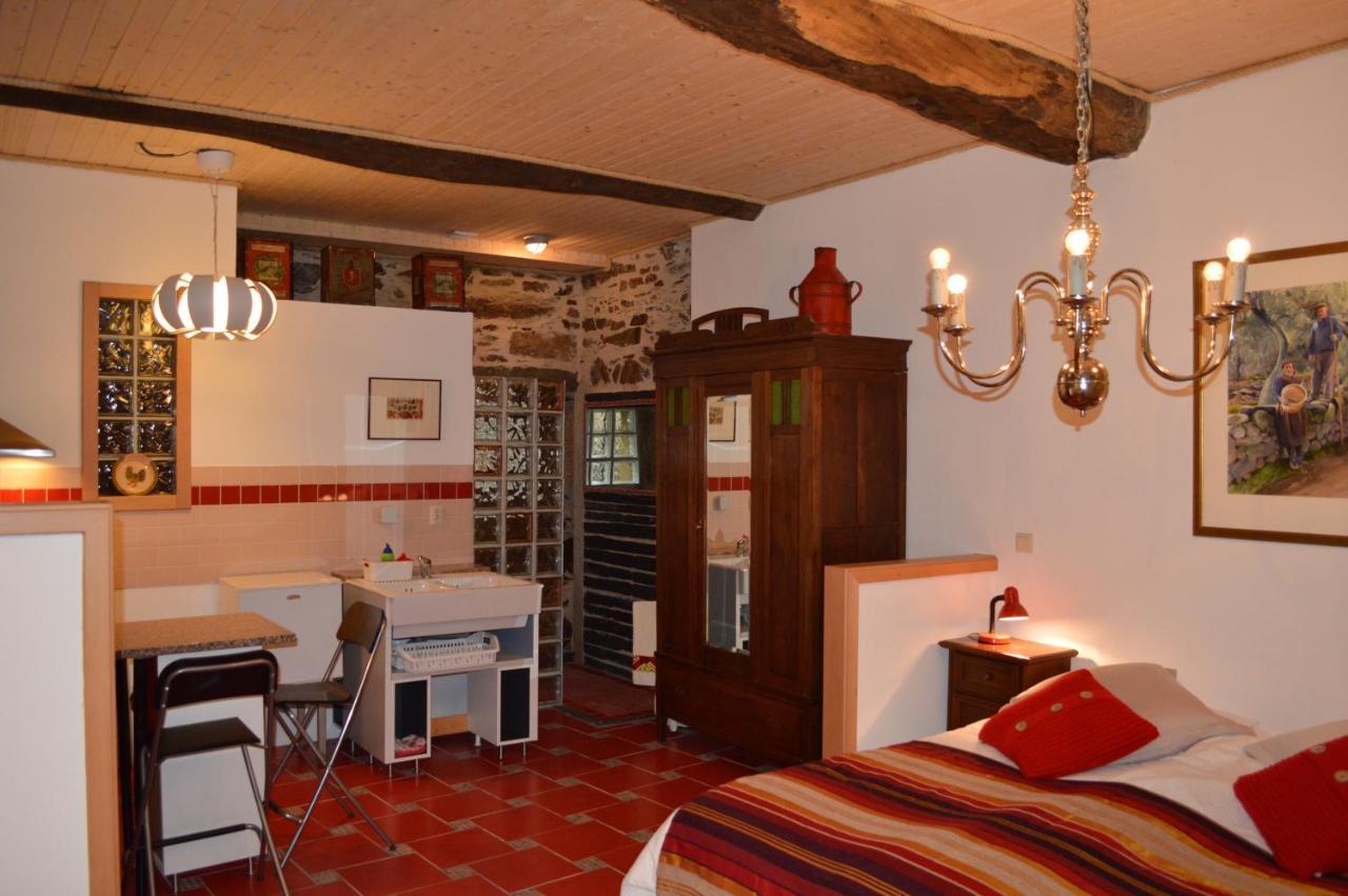 Mesao Guest house *