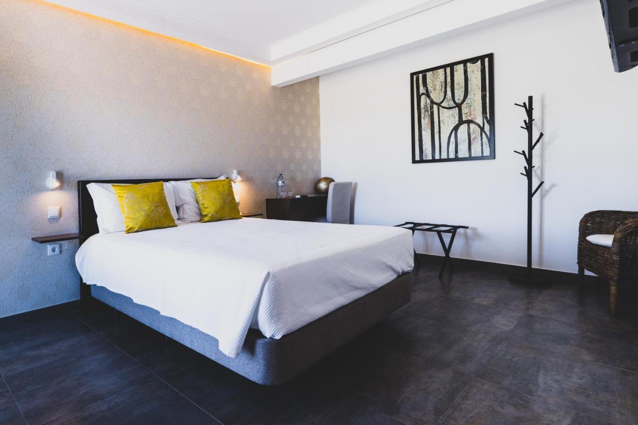 Vila Fuzeta With Pool & Garden Bed and breakfast