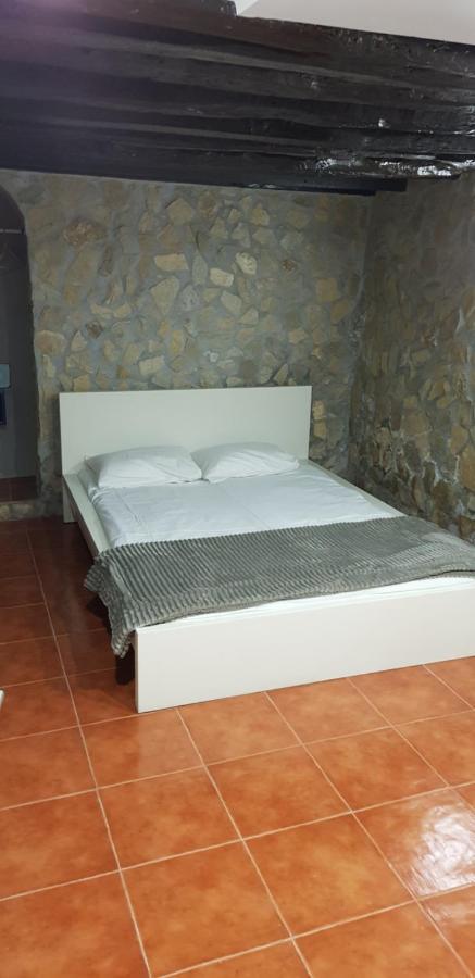 Al - Haoleguesthouse Sobral de Monte Agraco