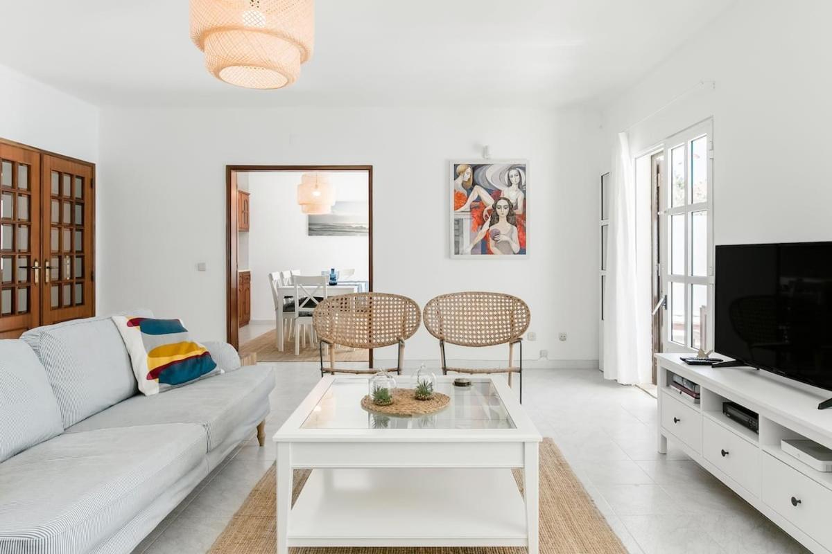Villa Beachfront With Private Pool In Manta Rota *