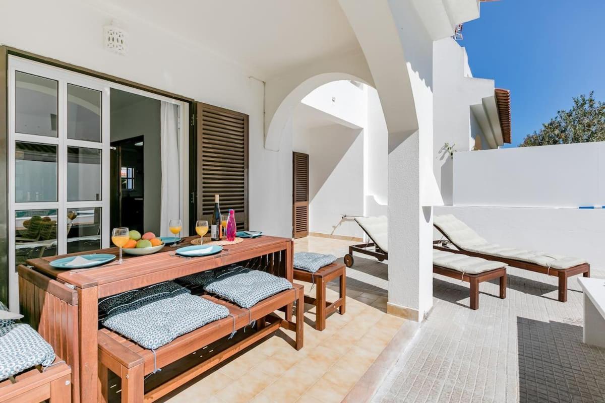 Beachfront With Private Pool In Manta Rota Villa