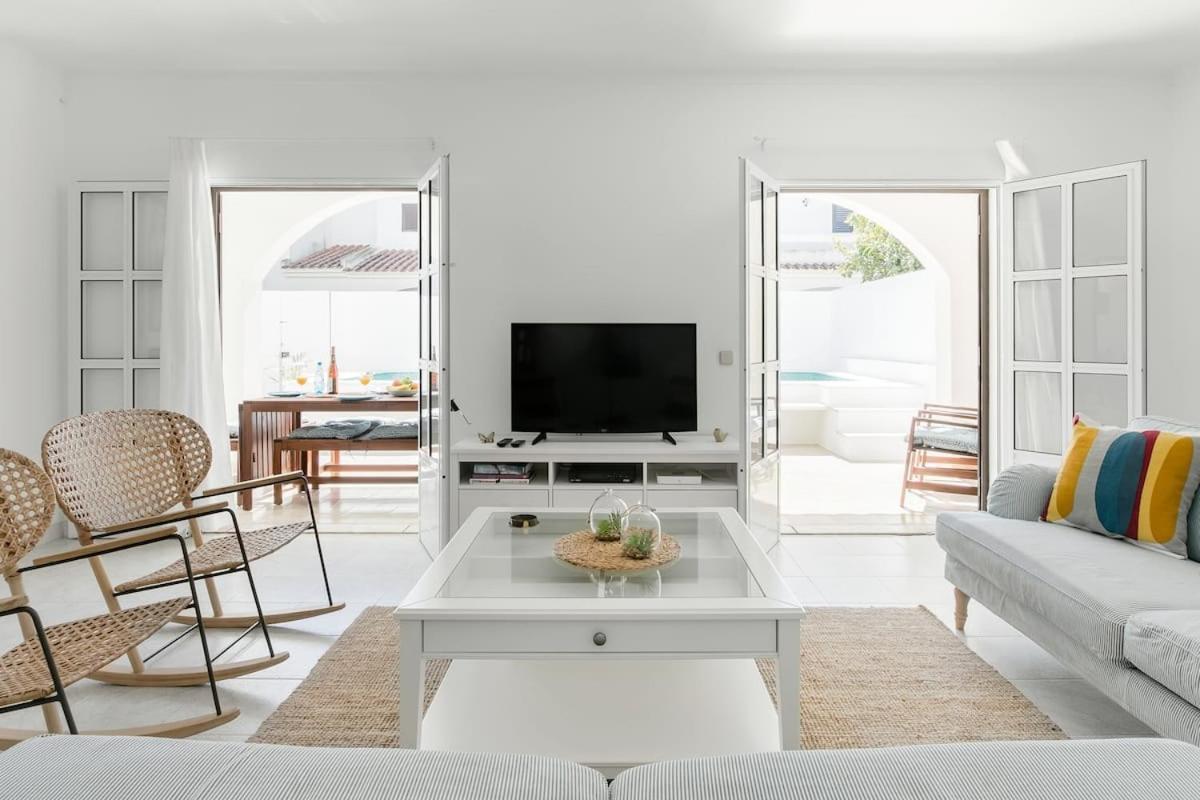 Beachfront With Private Pool In Manta Rota Villa