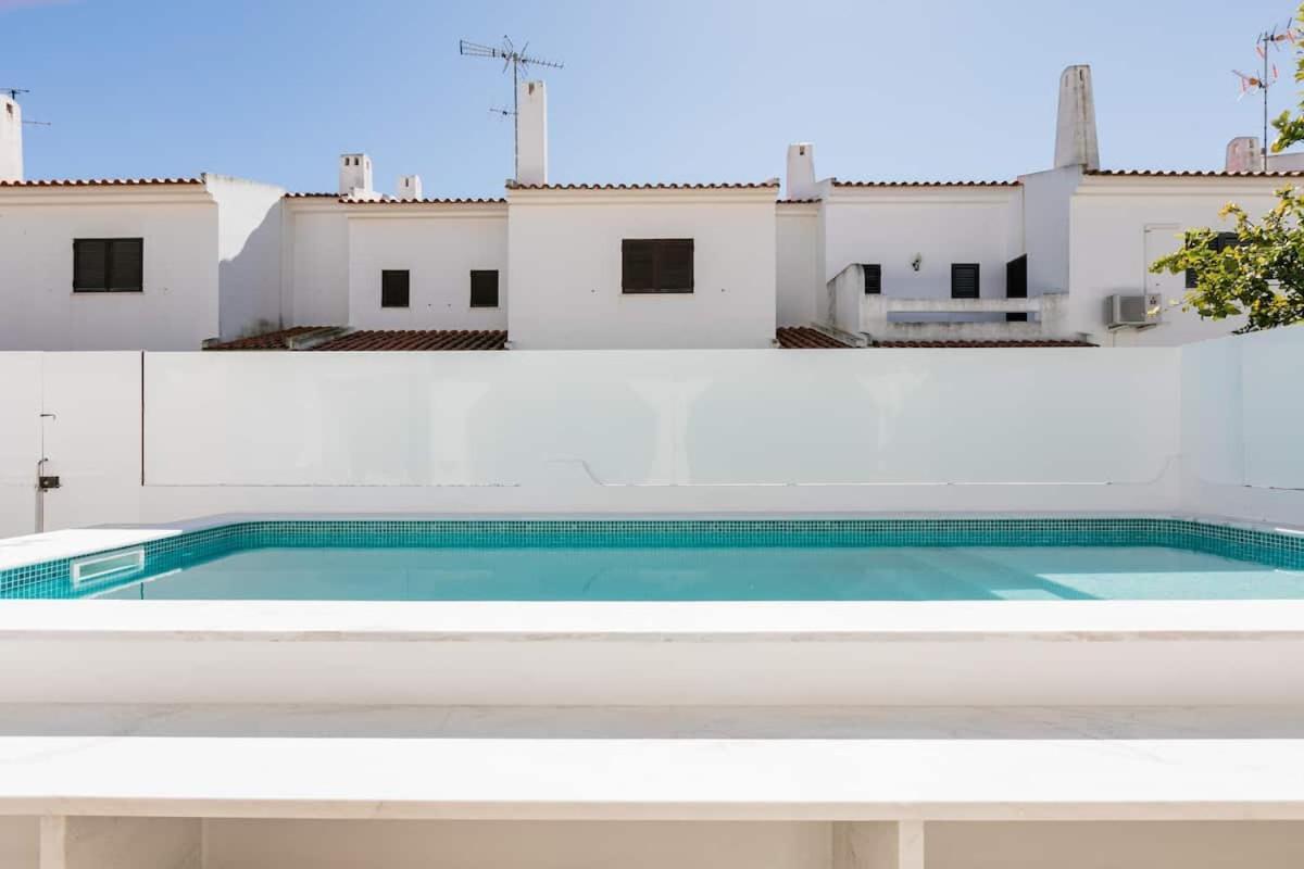 Villa Beachfront With Private Pool In Manta Rota