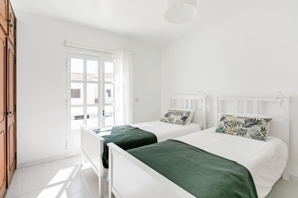 Beachfront With Private Pool In Manta Rota Villa