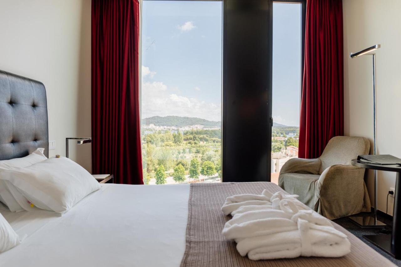 Axis Viana Business & Hotel 4*