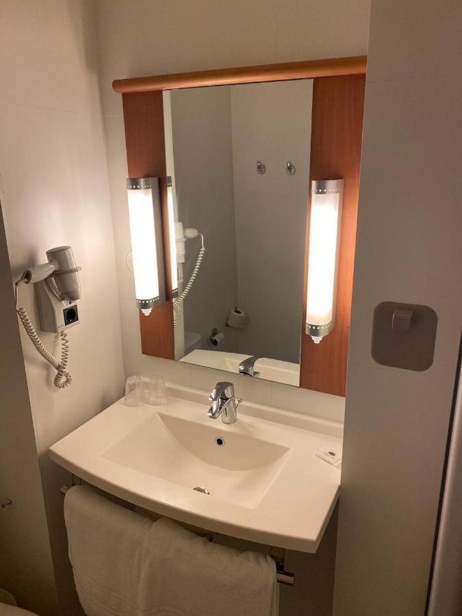 Ibis Hotel 2*