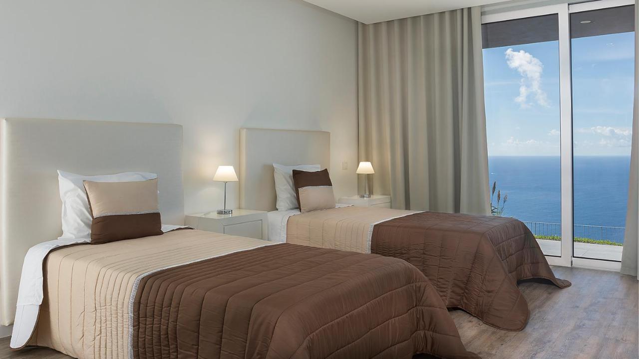 Spectacular Calheta Villa Villa Cliffscape 3 Bedrooms Panoramic Sea Views Well-Furnished In Villa