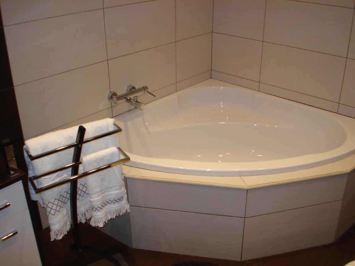 Quinze - Luxurious 3 Bedroom With Private Pool And Games & Amazing Views Villa *