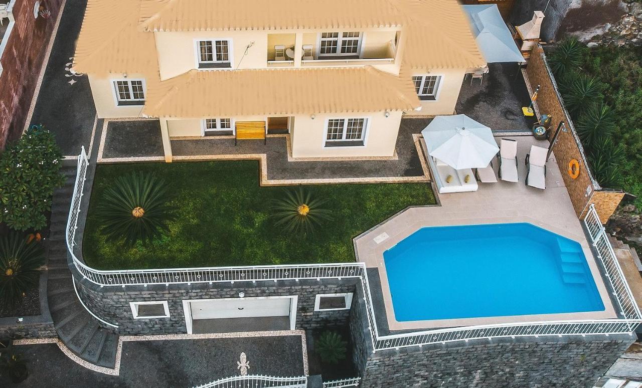 Quinze - Luxurious 3 Bedroom With Private Pool And Games & Amazing Views * Ponta Delgada (Madeira)
