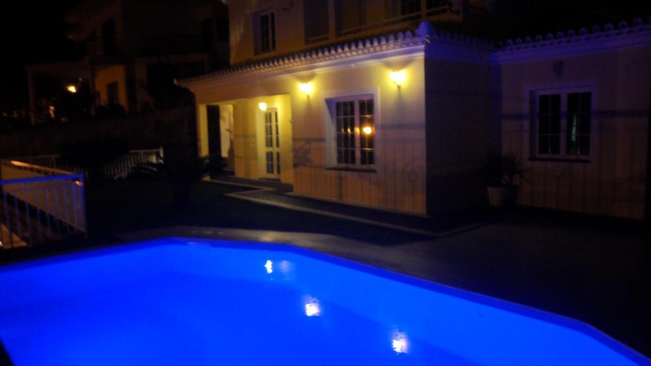Quinze - Luxurious 3 Bedroom With Private Pool And Games & Amazing Views Ponta Delgada (Madeira)