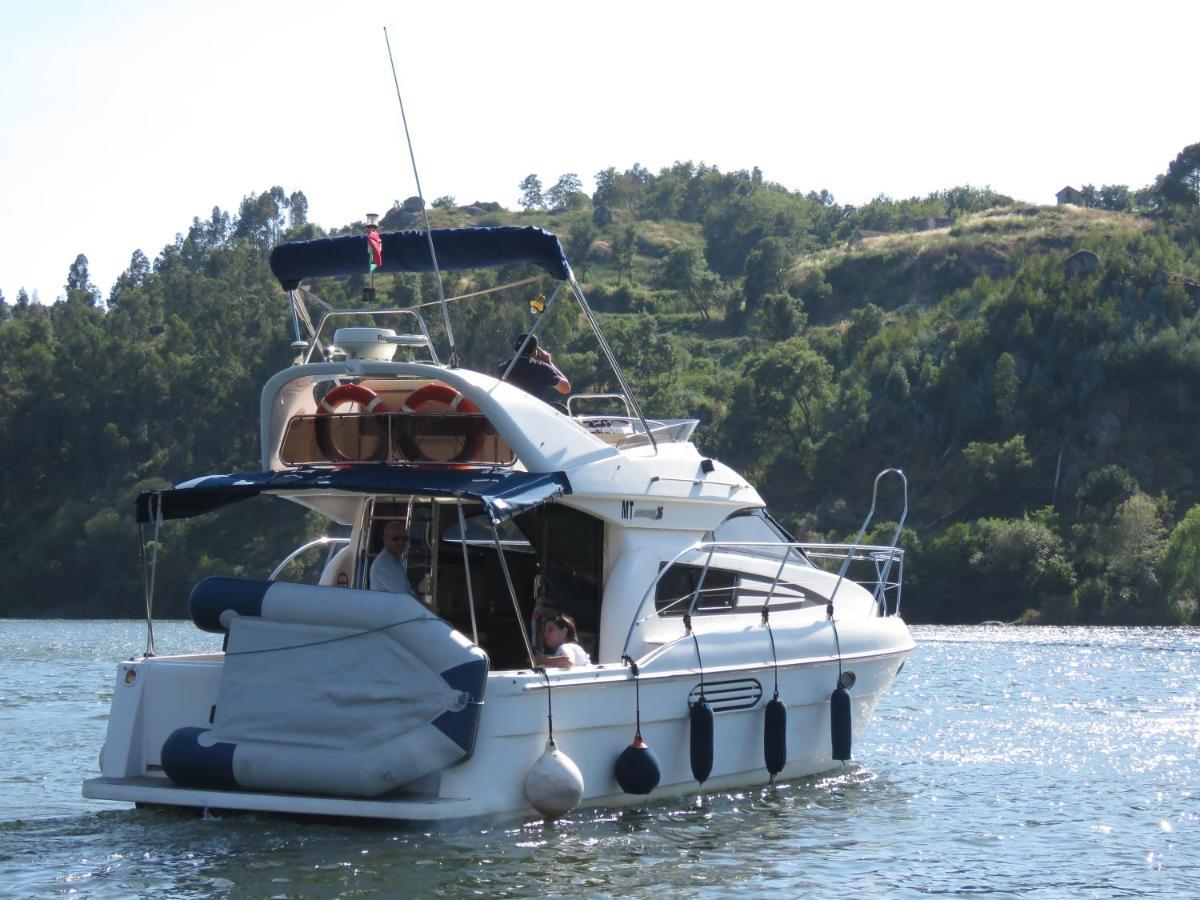 Aquadouro Yacht Radames - Sleep Boat Experience Botel Castelo de Paiva