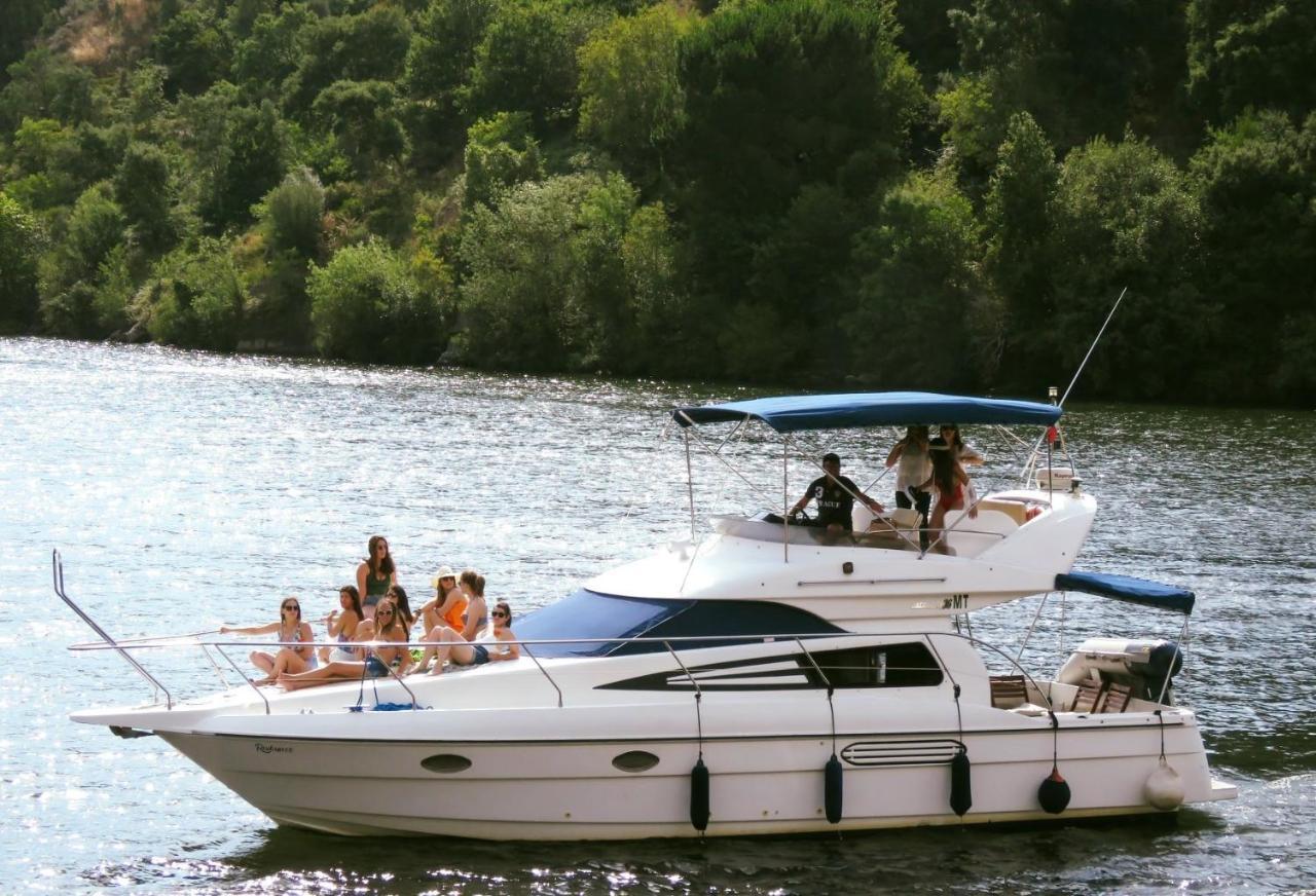 Aquadouro Yacht Radames - Sleep Boat Experience Castelo de Paiva