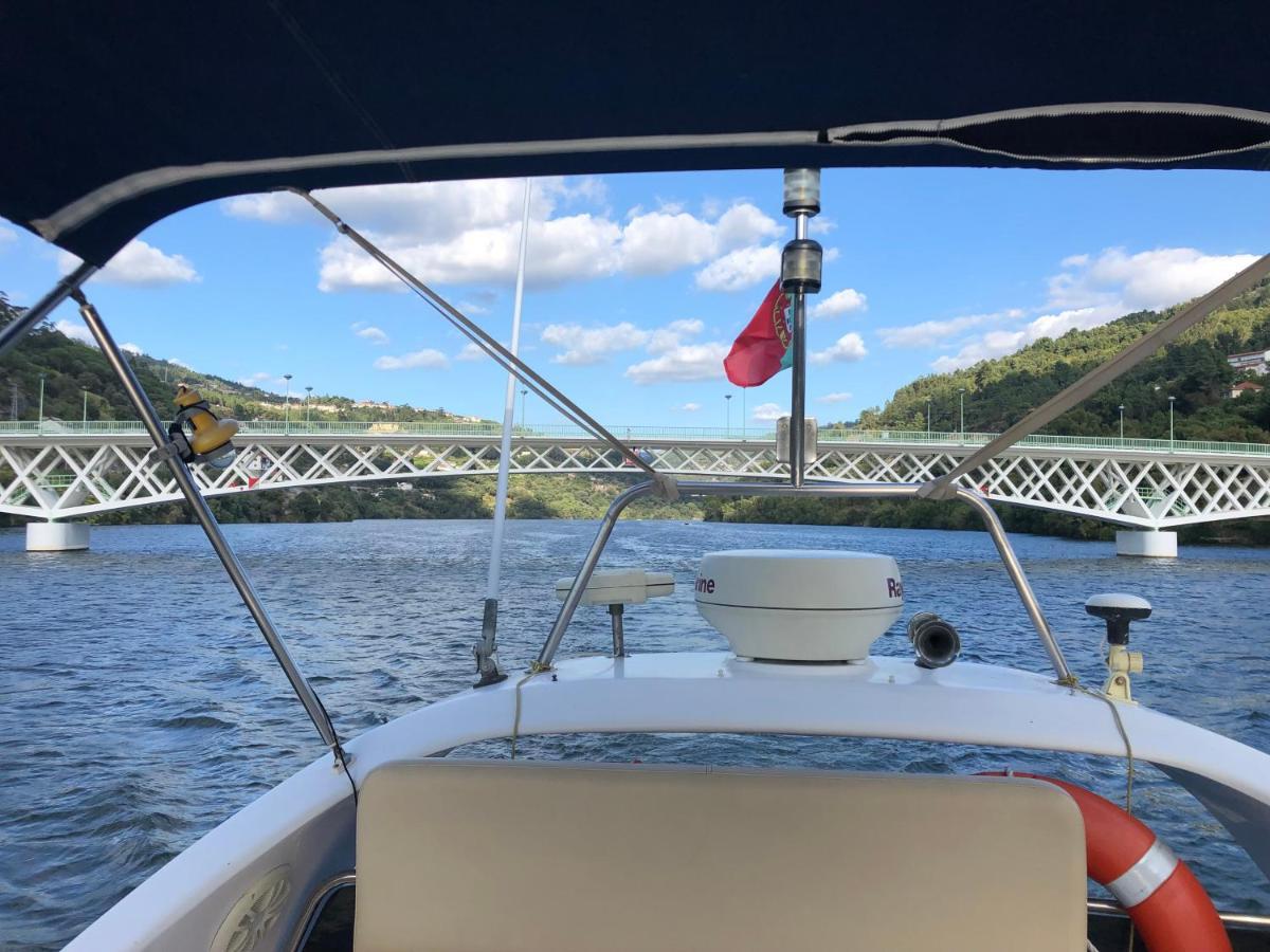 Aquadouro Yacht Radames - Sleep Boat Experience Botel Castelo de Paiva