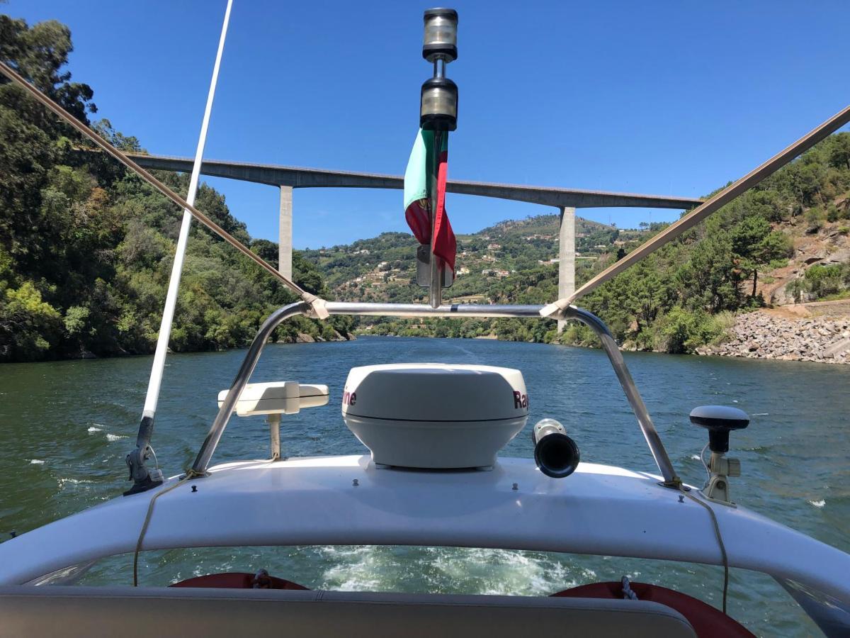Aquadouro Yacht Radames - Sleep Boat Experience Botel Castelo de Paiva