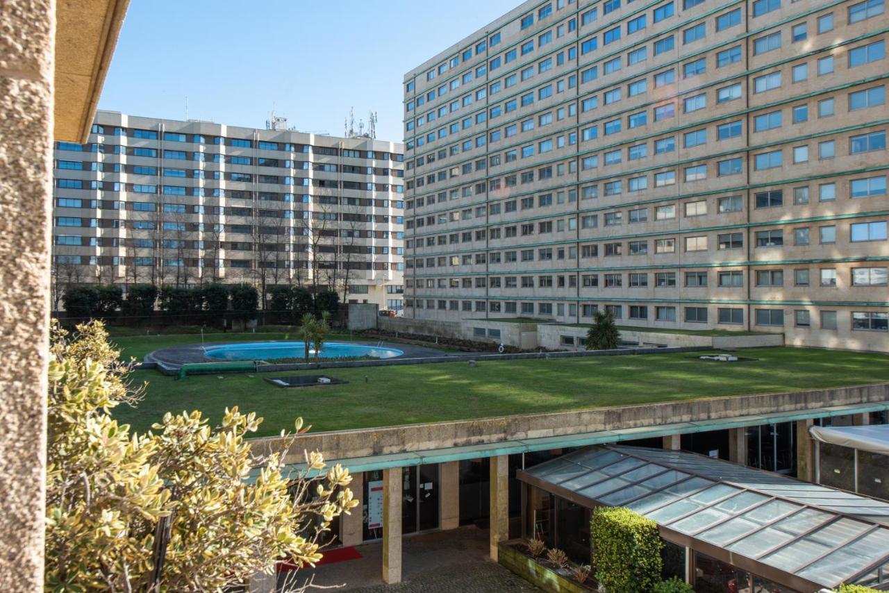 Em Com Piscina Matosinhos (Porto)