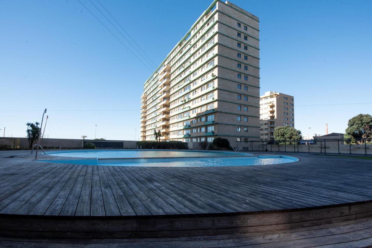 Em Com Piscina Matosinhos (Porto)