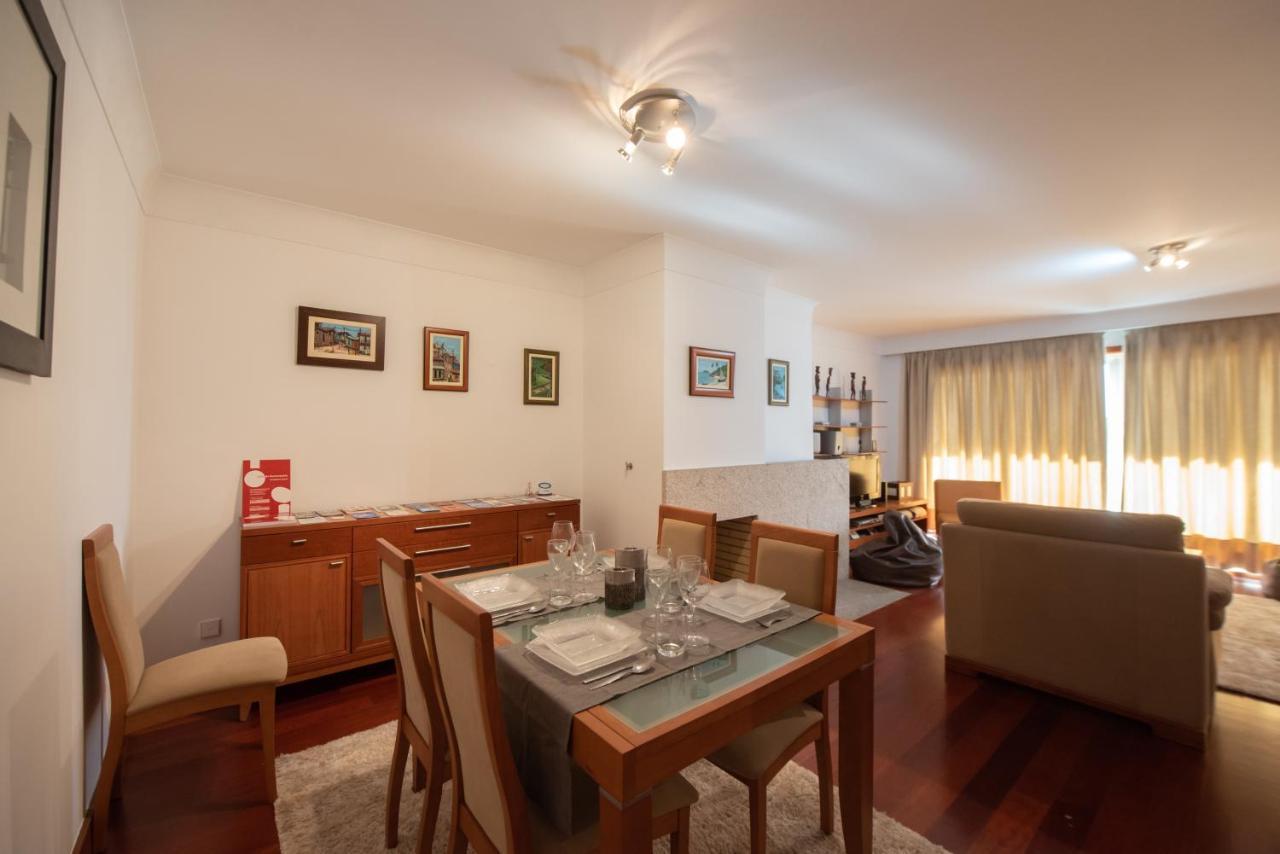 Em Com Piscina Apartment *